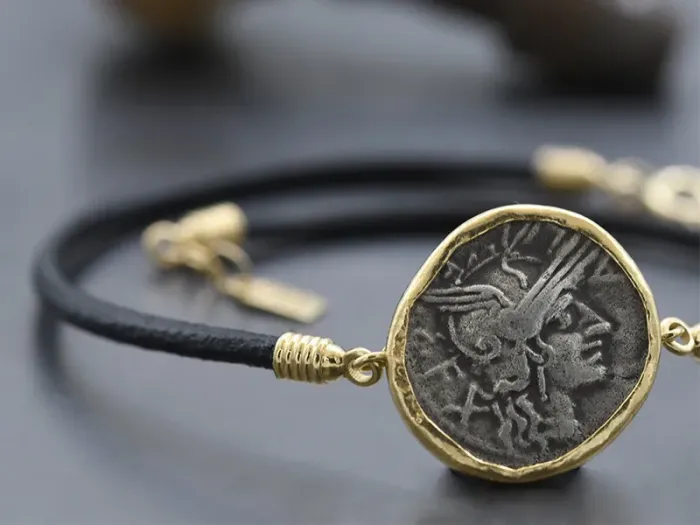 Pulsera de Oro con Moneda Romana