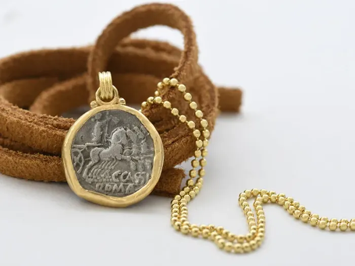 Colgante de Oro con Denario Romano