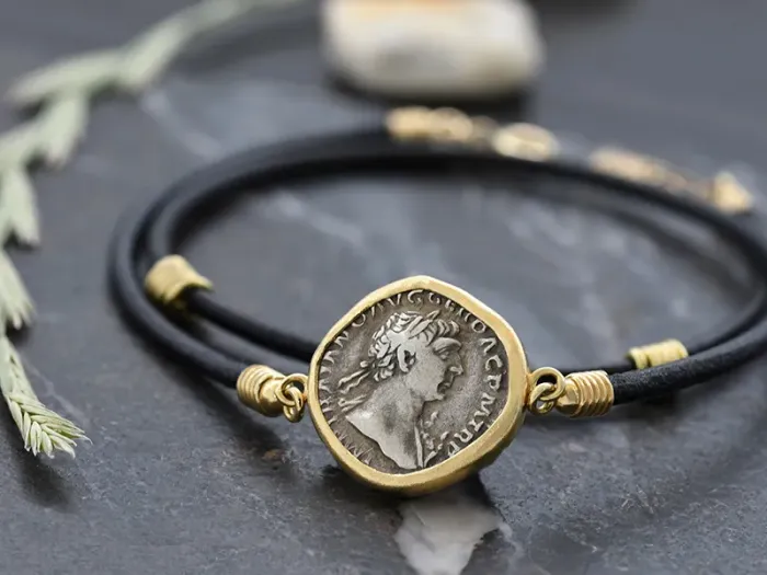 Pulsera de Oro con Moneda Romana