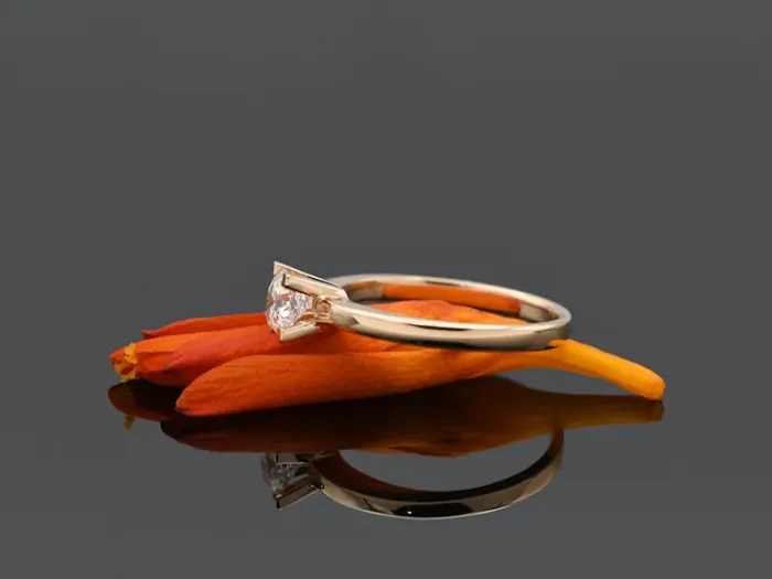 Anel Solitario de Ouro Rosa con Diamante 0,50qt
