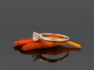 Rose Gold Engagement Ring with a 0,50 qt Diamond