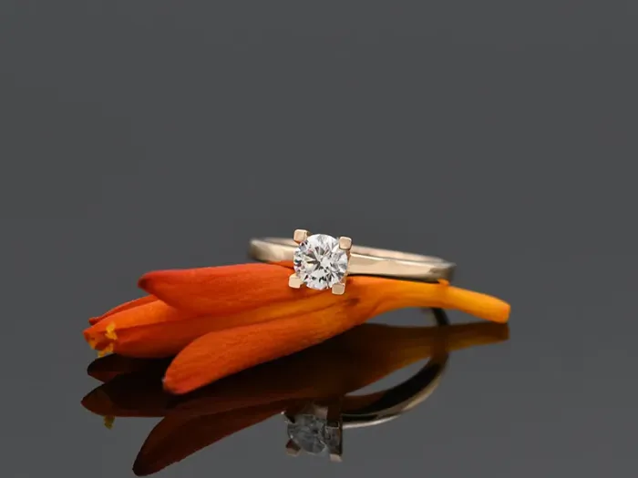 Anel Solitario de Ouro Rosa con Diamante 0,50qt