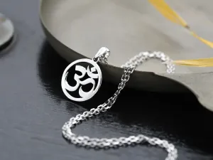 Colgante de Oro Blanco OM
