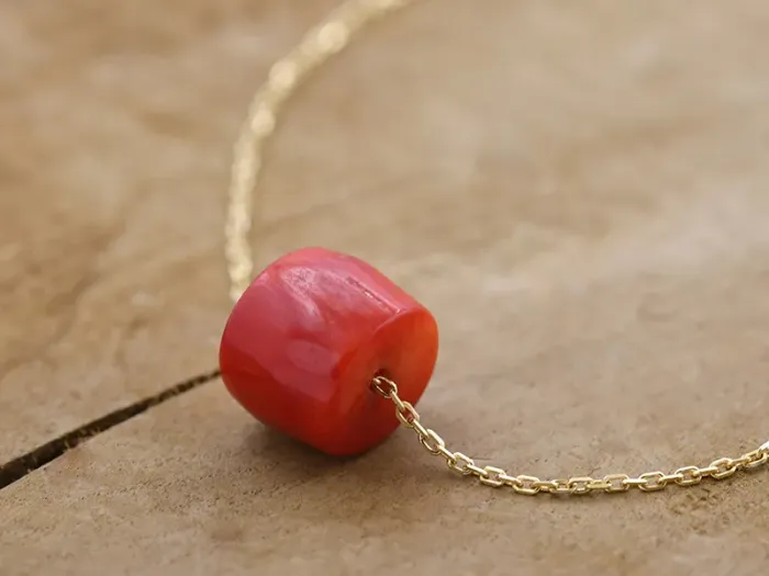Collar Oro con Coral
