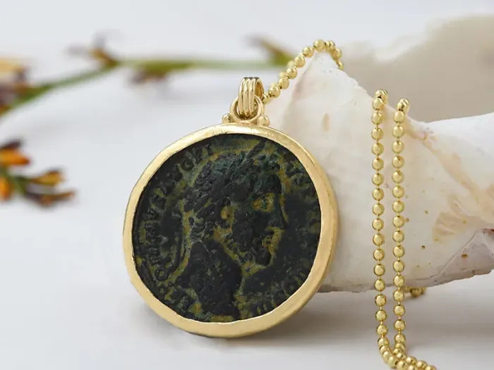 Gold Pendant with Roman Coin