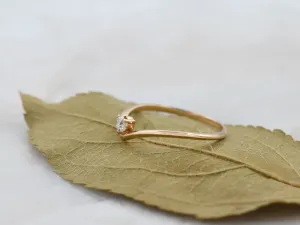 Wave Ring in Rose Gold and Diamond