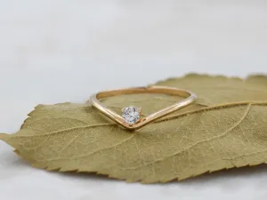 Wave Ring in Rose Gold and Diamond