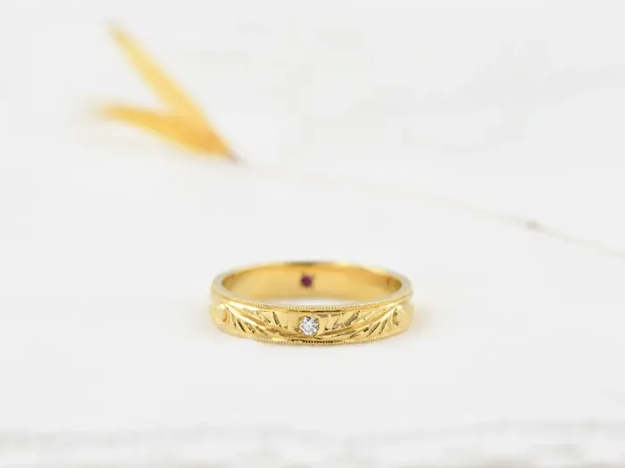 18K Vintage Gold Wedding Band