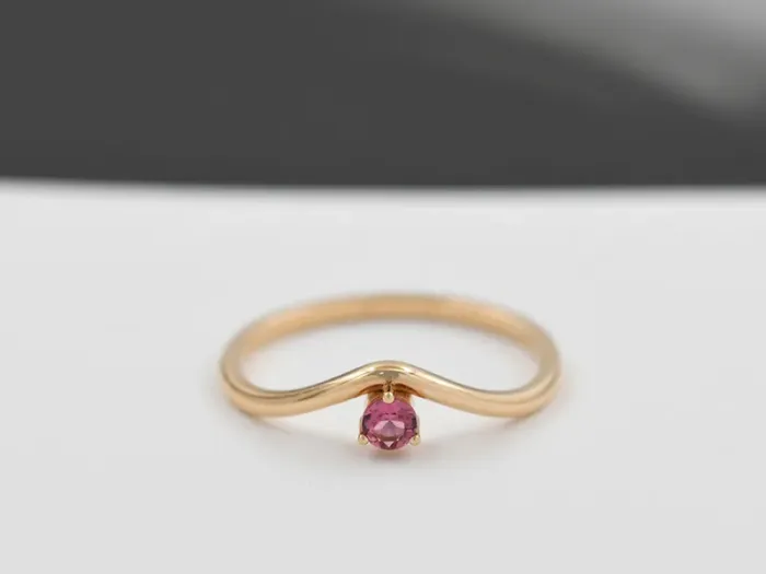 Anel Onda de Ouro Rosa e Turmalina