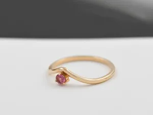 Wave Ring in Rose Gold with Tourmaline
