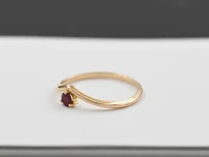 Anel Onda de Ouro Rosa e Rubí