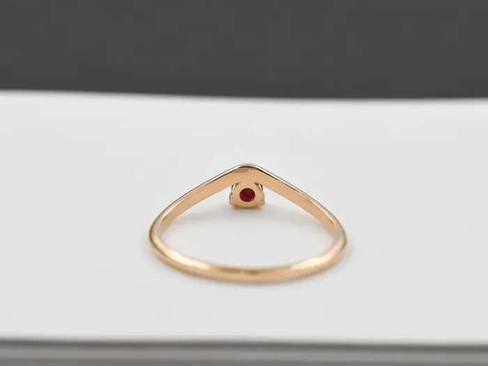 Anel Onda de Ouro Rosa e Rubí