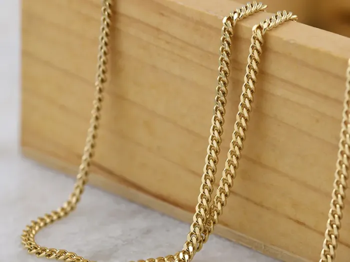 Gold curb chain