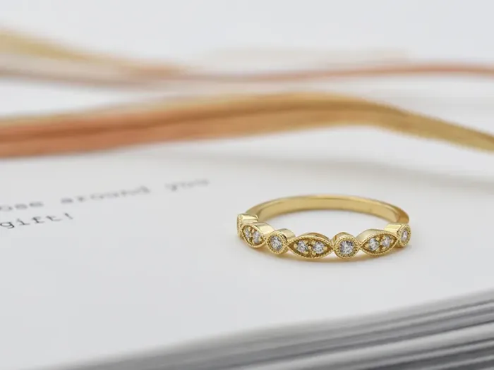 18K Victorian Gold Ring with Diamonds