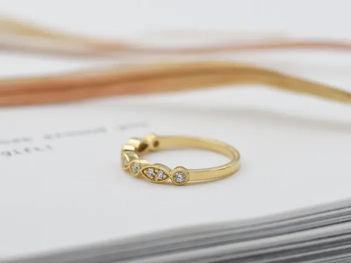 18K Victorian Gold Ring with Diamonds