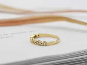 Alianza Victoriana de Oro Amarillo con Diamantes