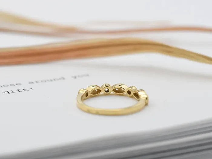 18K Victorian Gold Ring with Diamonds