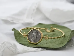 Pulsera de Oro con Moneda Romana