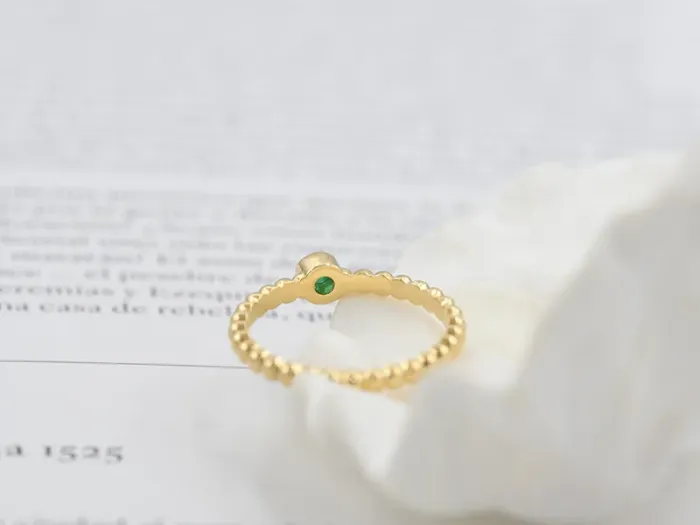 Anel de Ouro Amarelo con Esmeralda