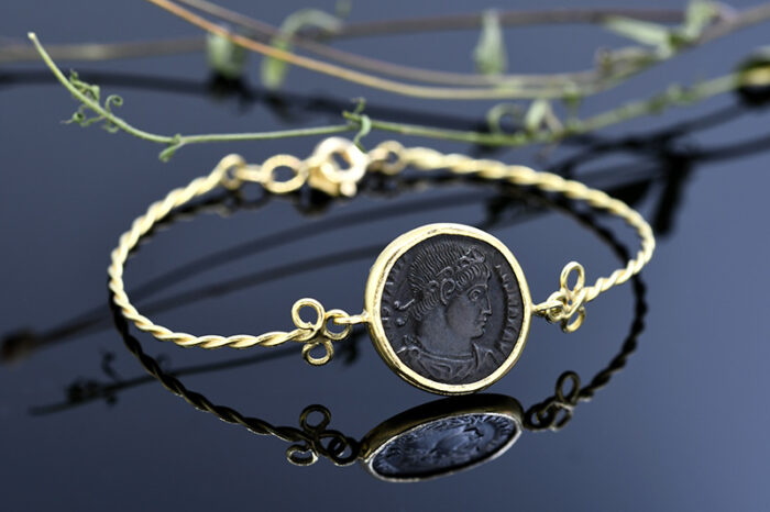 Pulsera de Oro con Moneda Romana Auténtica
